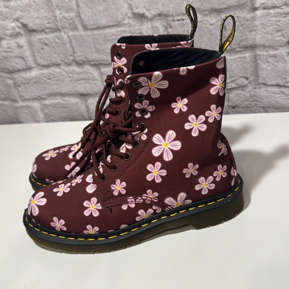 brand new dr. martens - Picture 3 of 10